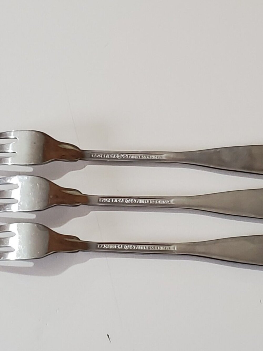 Cambridge Brittany Seafood Cocktail Forks 5.5" fiddle shape glossy - Picture 5 of 7